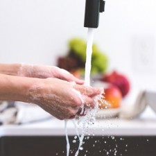 Πώς θα διατηρήσεις τα χέρια σου καθαρά και προστατευμένα